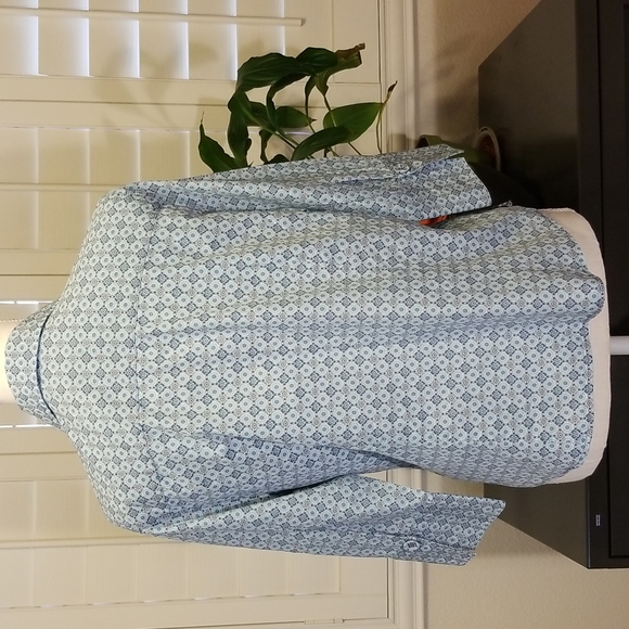 🌼 happy light weight button up blue flowered top - Picture 5 of 11